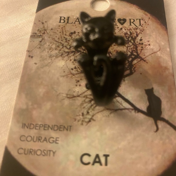 Black Heart Cat Ring - Picture 4 of 5